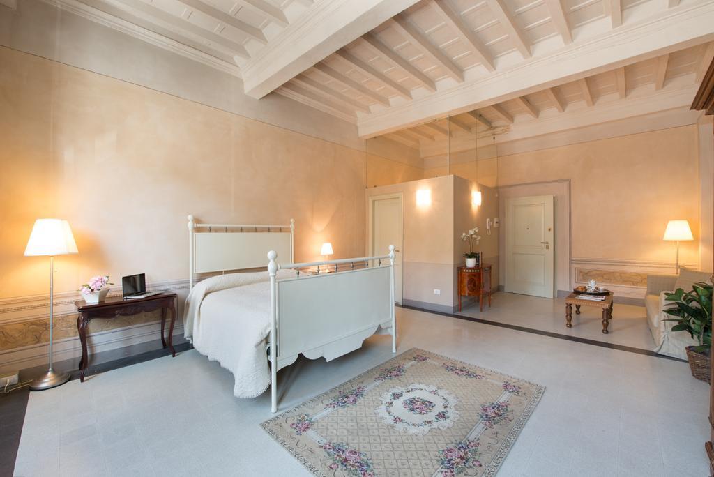 Palazzo Piazza Mazzini Hotel Pescia Ruang foto