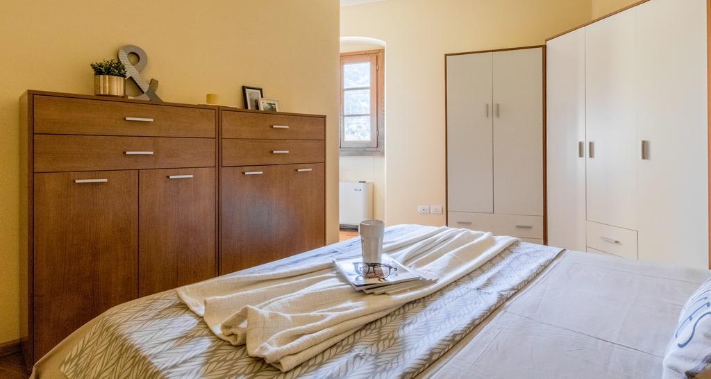 Palazzo Piazza Mazzini Hotel Pescia Bagian luar foto