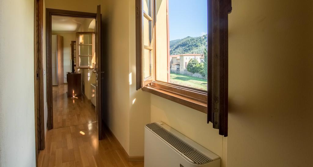 Palazzo Piazza Mazzini Hotel Pescia Bagian luar foto
