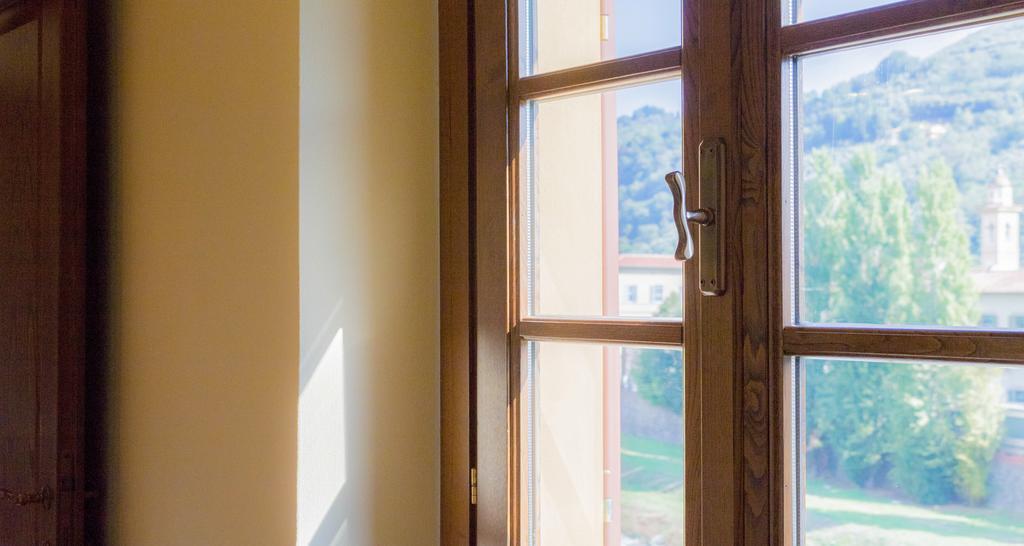 Palazzo Piazza Mazzini Hotel Pescia Bagian luar foto